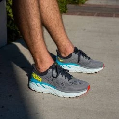 HOKA Clifton 7 - Road Shoe - Men's