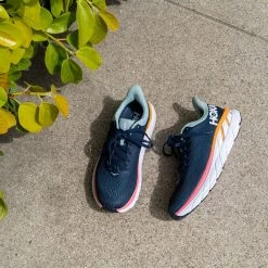 HOKA Clifton 7 - Road Shoe - Women's